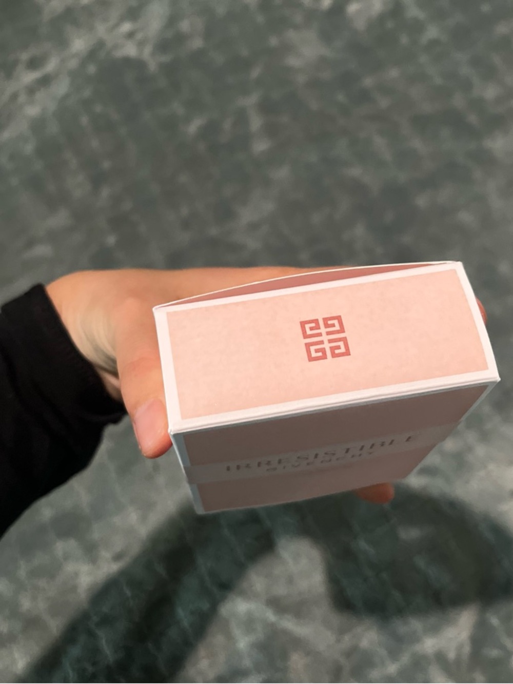 Givenchy Irresistible Eau de Parfum - Blush Pink - Picture 4 of 9